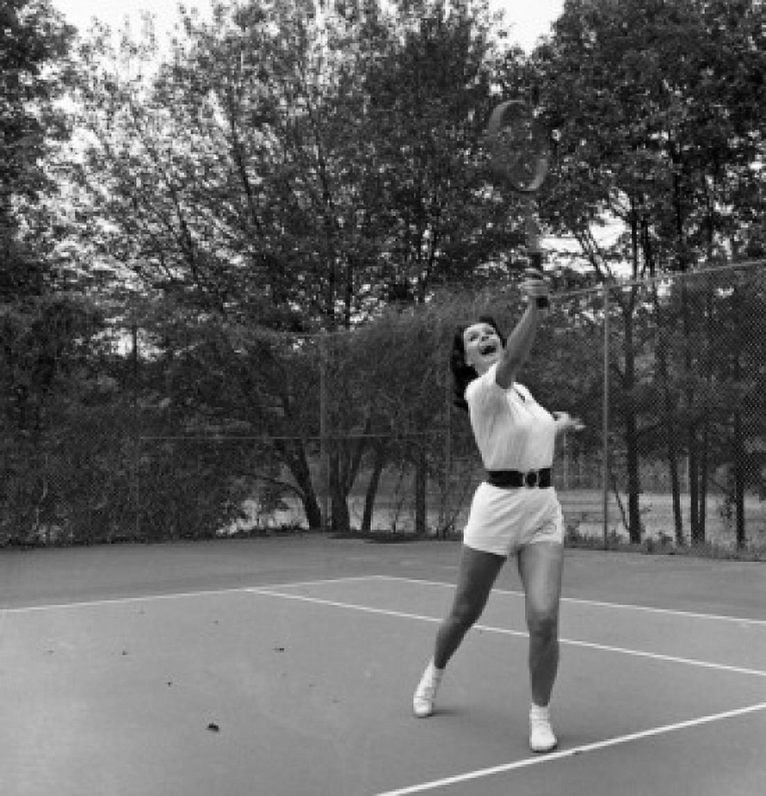 Woman playing tennis Canvas Art - (24 x 36)