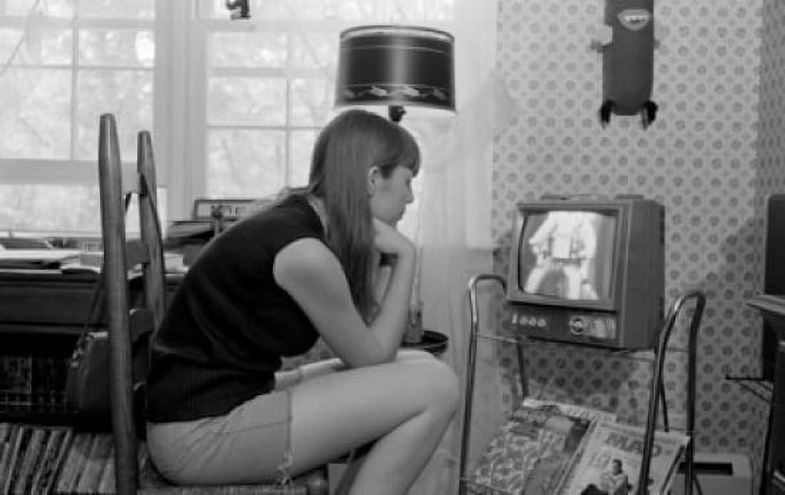 Woman watching tv Canvas Art - (18 x 24)