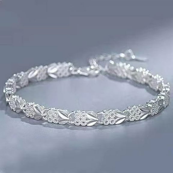 Women Bracelet Lucky Clover Heart Shape Adjustable Length Bracelet Smooth Surface Anniversary Birthday Christmas Bangle