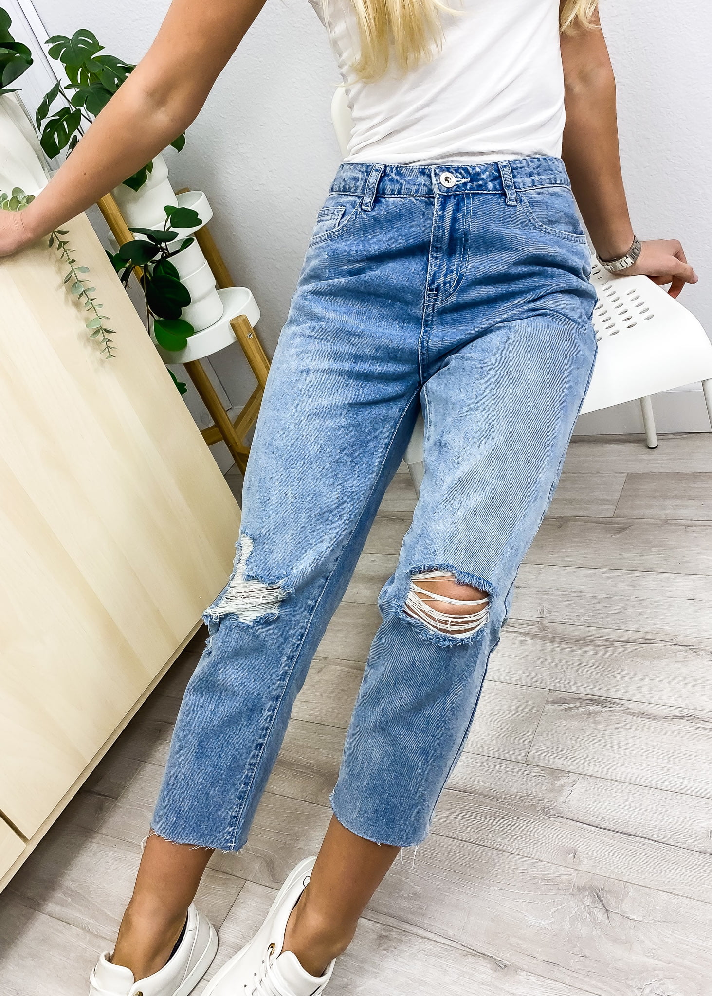 Women Jeans High Waisted Frayed Ripped Knee Distressed Loose Denim