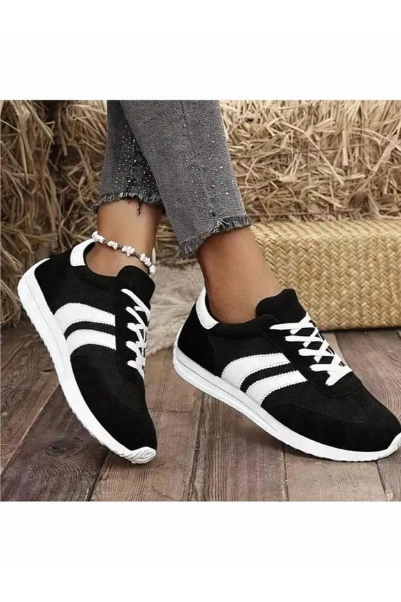 Women Lightweight Retro Sneakers - Textured Pattern, White Green Red Accents, EVA/PVC Cushioned Sole, Comfortable Sports Shoes for Running & Casual Wear