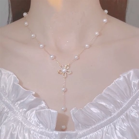 Women Necklace Sparkling Rhinestone Flower Dainty Faux Pearl Clavicle Necklace