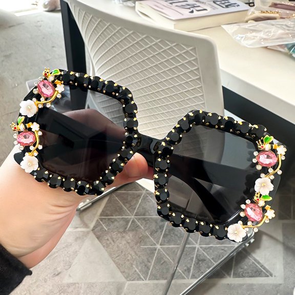 Women Oversized Frame Rhinestone Sunglasses, Handmade Diamond Inlaid Fashion Shades for Street Shooting, Premium Holiday Gift for Her