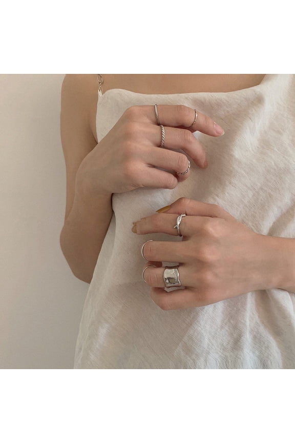 Women Ring Set Eight Piece Stackable Rings Gold and Silver Tone Alloy Minimalist Fashion Jewelry Everyday Wear