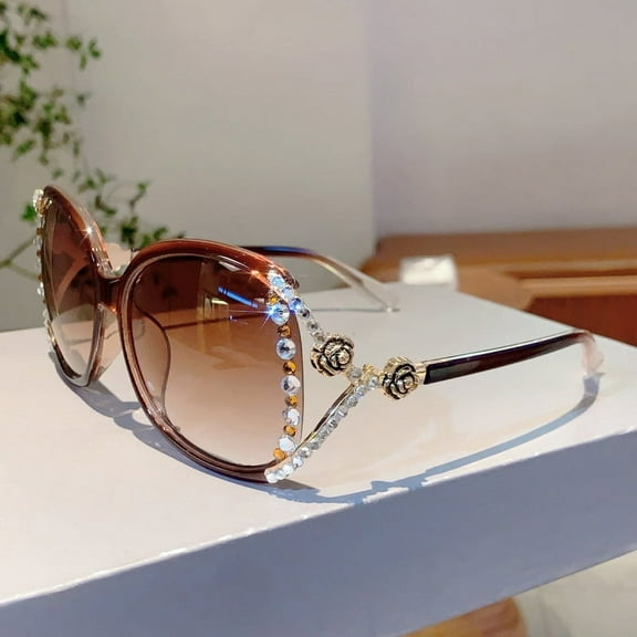Women's 2025 new anti-ultraviolet metal diamond sunglassesEuropean and American style personality fashion wear light luxury sunglasses UV400