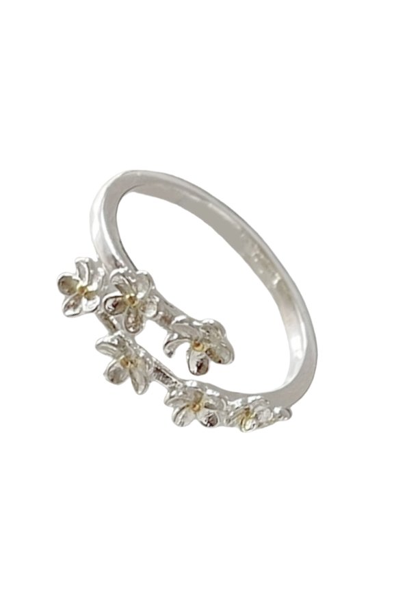 Women's Adjustable Rings In Silver Color Stylish Coppers Rings With Intricate Irises Flower Detailing for Daily Wear