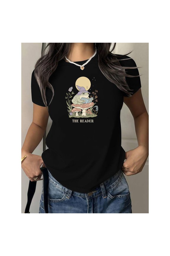 Women's Black "The Reader" Frog Witch Graphic Tee, Whimsical Printed T-Shirt, Casual Top for Book Lovers & Fantasy Enthusiasts
