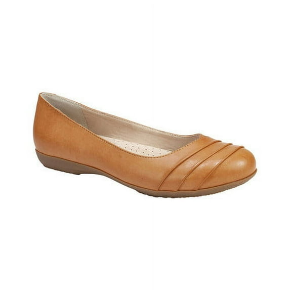 Women's Cliffs by White Mountain Clara Flat