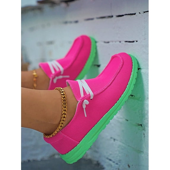 Women‘s Comfortable Flat Slip-On Solid Color Large Size Holiday Style Sneakers For Casual Sport Style