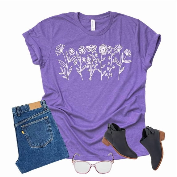 Women's Floral Tee Wildflower Graphic T Shirt Summer Flower Casual Loose Top Crew Neck Short Sleeve Shirts Tees (Light Purple-Medium)