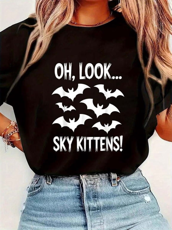 Women's Funny Bat Halloween T-Shirt, Halloween Bat Lovers Graphic Tee