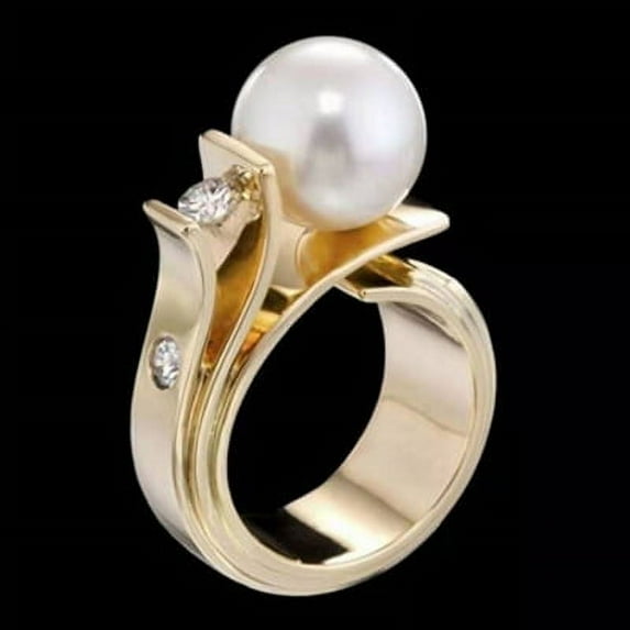 Women's Green Shell Pearl Zirconium Diamond Ring