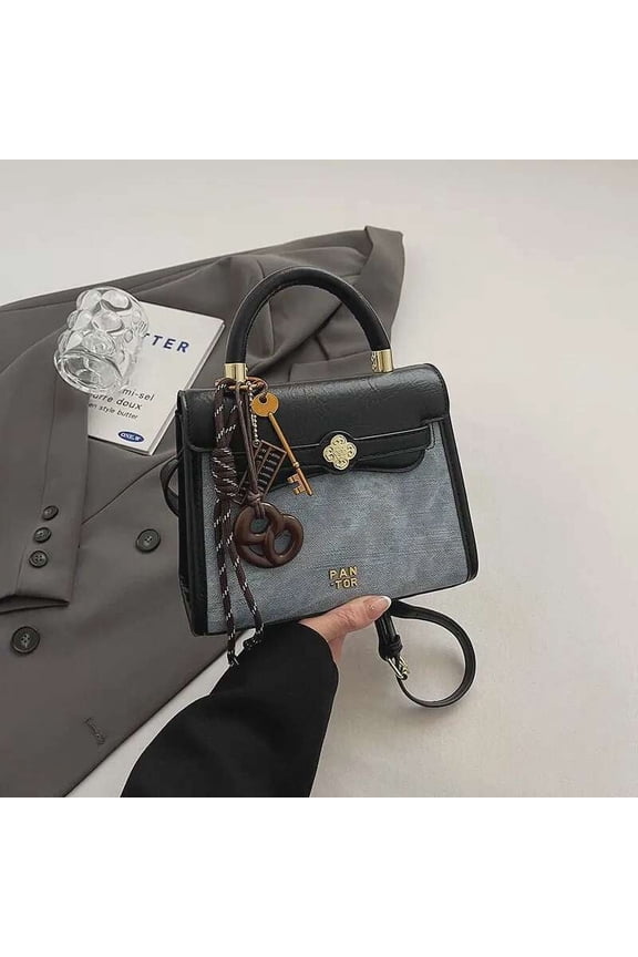 Women's Leopard Print Retro Shoulder Bag with Winter Vibe for Fashionable Carry-All