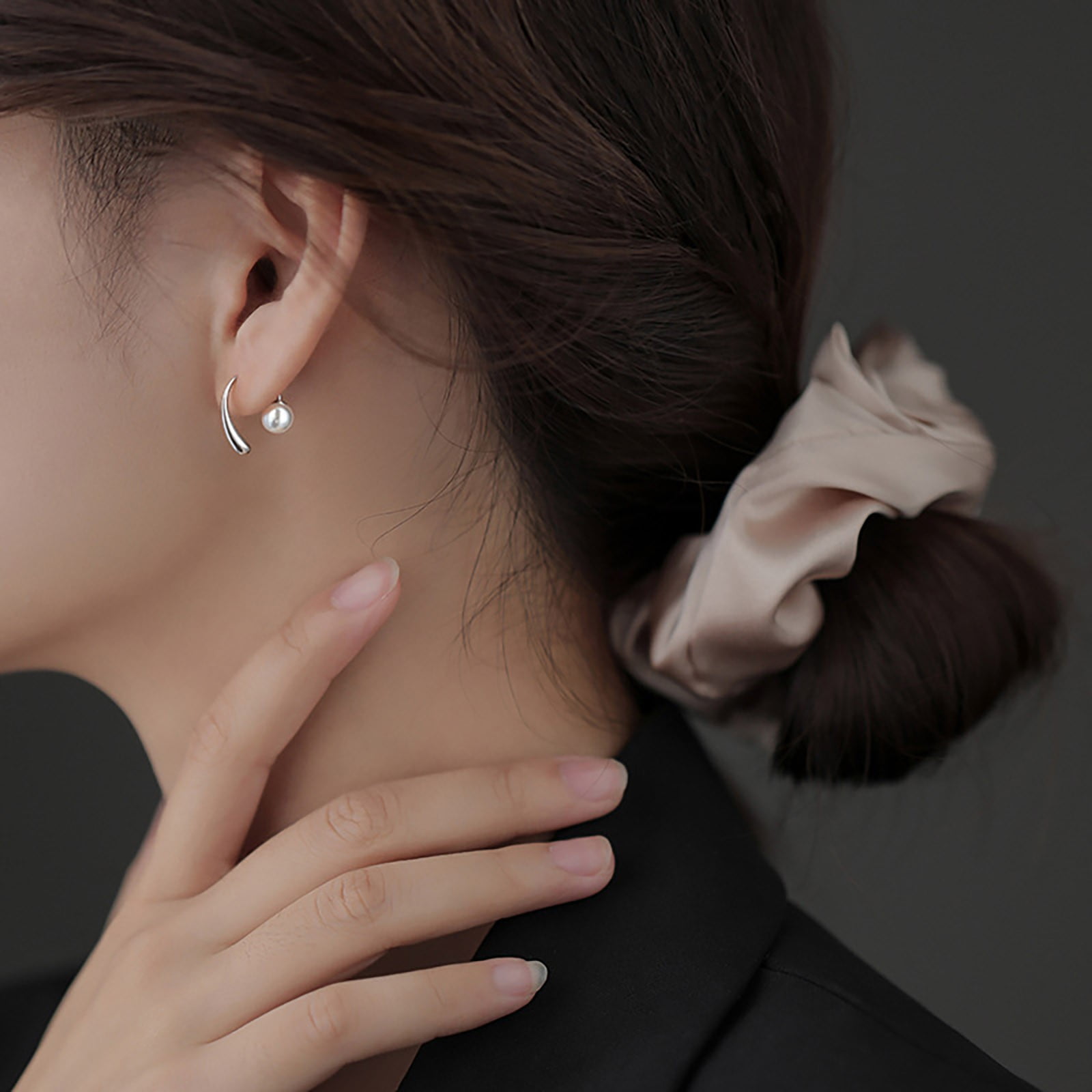 Female stud earrings deals