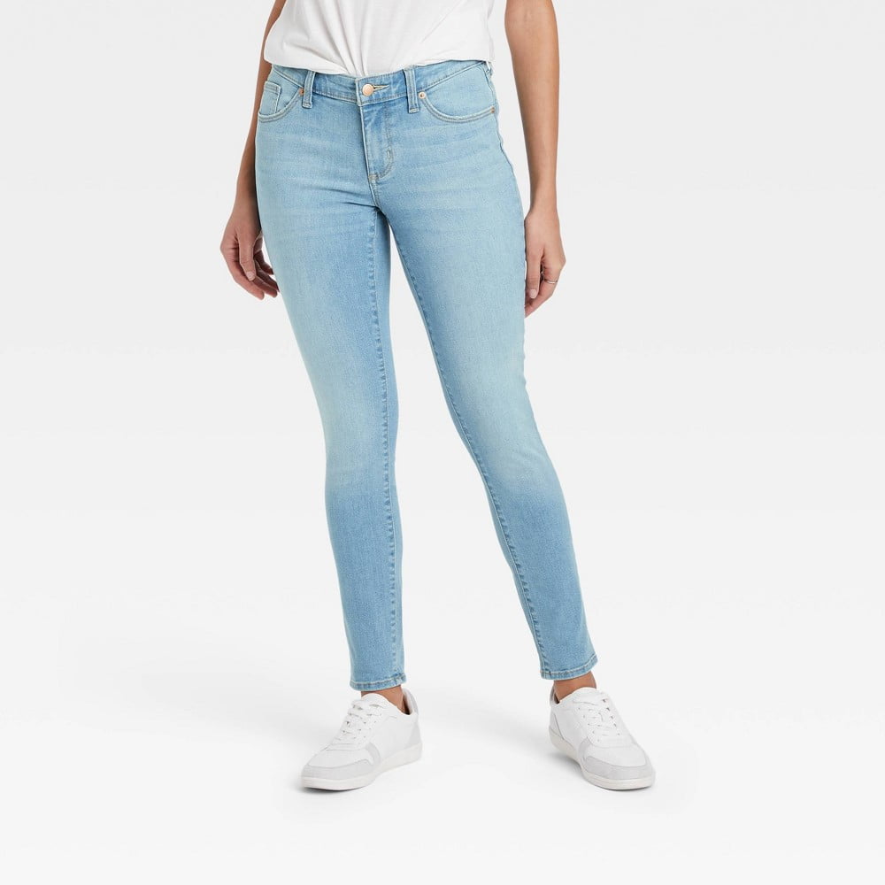 Women's Mid-Rise Curvy Fit Skinny Jeans - Universal Thread™ Light