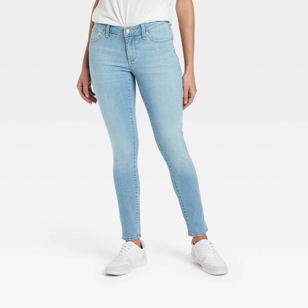 Women's High-Rise 90's Straight Jeans - Universal Thread™ Light Wash 00