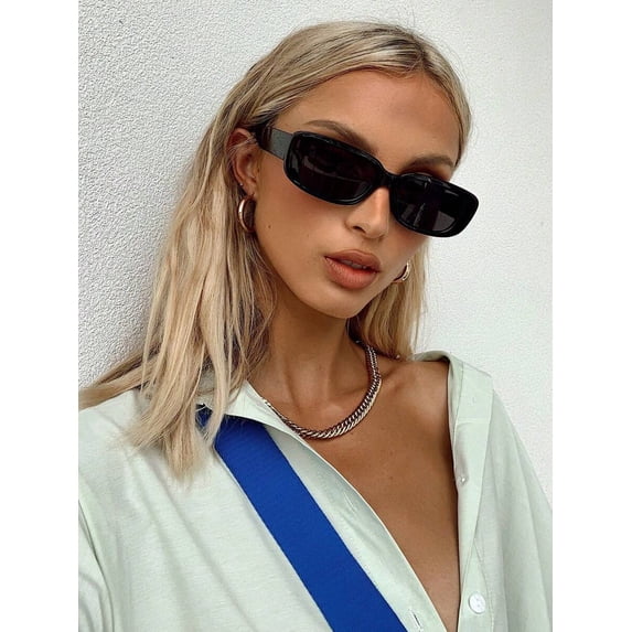 Women's Minimalist Square Metal Hinge Sunglasses for Daily Wear, Travel & Beach