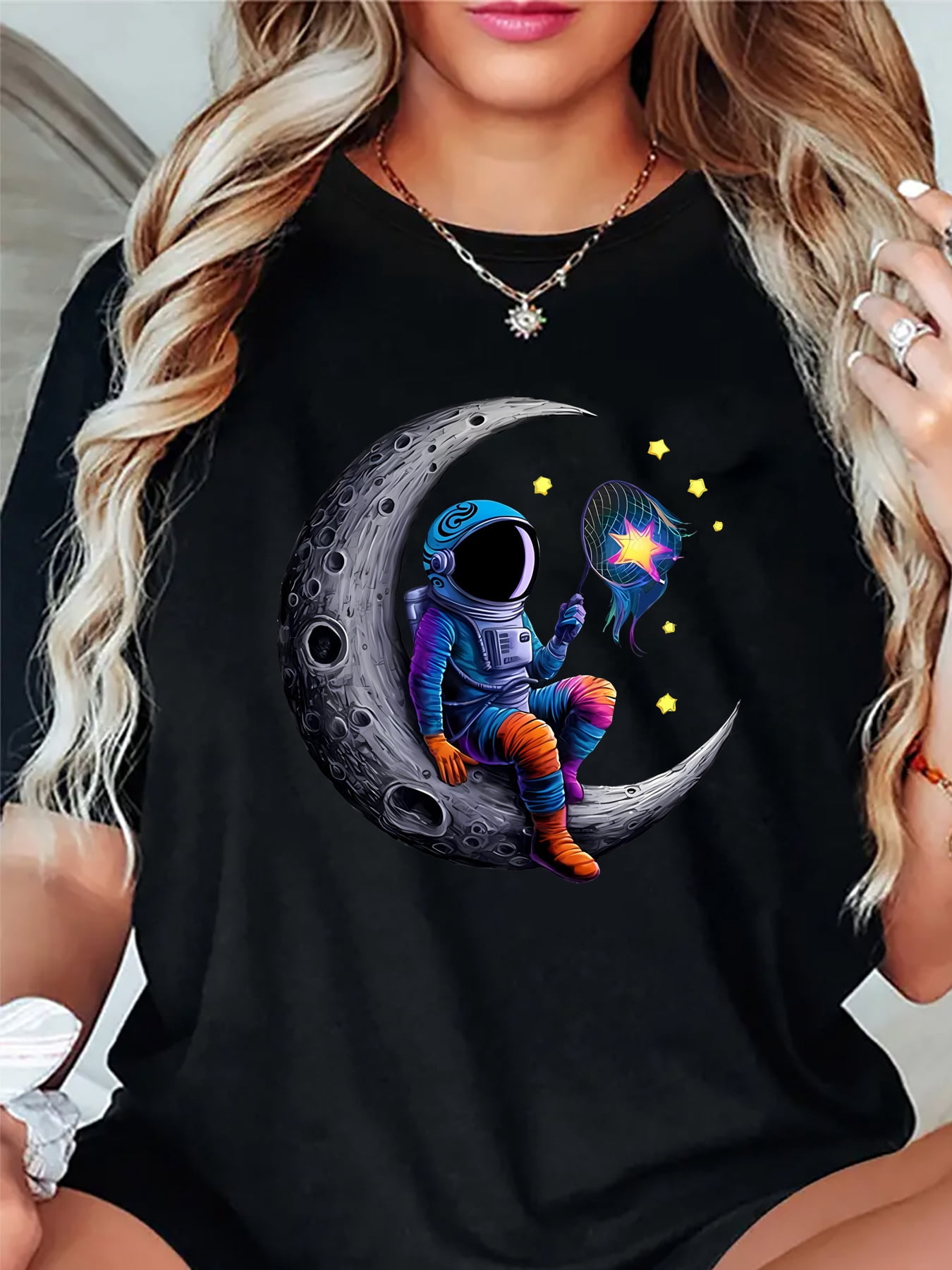 Women's Moon and Astronaut Graphic T-Shirt, Short Sleeve - Walmart.com