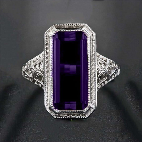 Women's Natural Emerald Large Rectangular Inlaid Zircon Ring