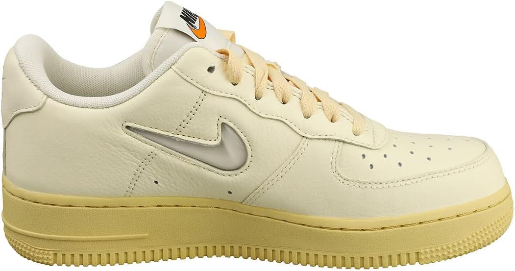 Women's Nike Air Force '07 LX Coconut Milk/Light Bone (DO9456