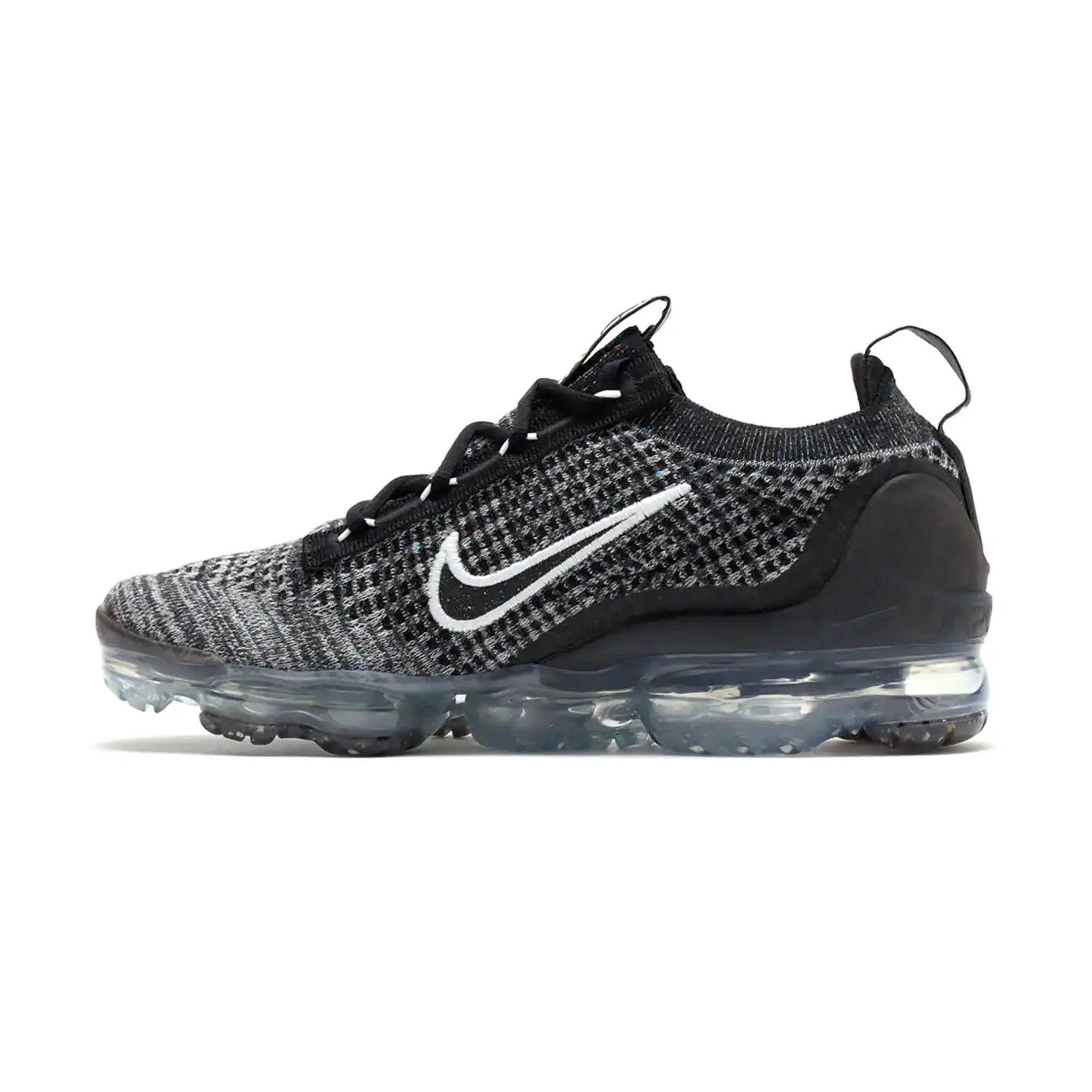 black and white vapormax women