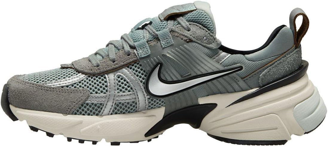 Women's Nike V2K Run Light Pumice/Chrome (FN6703 003) - 10