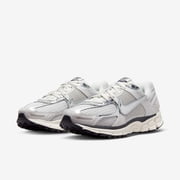 Nike Zoom Vomero 5 Photon Dust Metallic Silver Womens Photon Dust/Chrome/Gridiron/Sail - Size 6