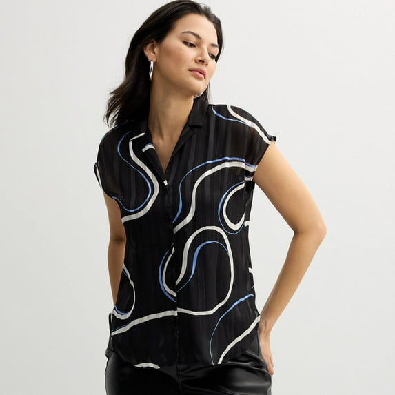Women's Nine West Short Sleeve Easy Lapel Shirt Color: Black Simple Swirl Size: SMALL