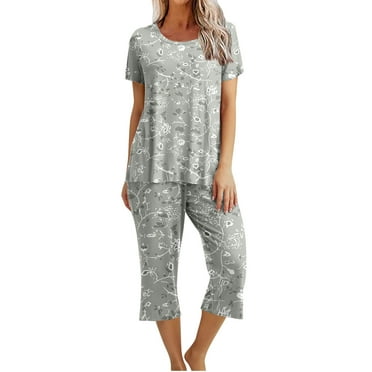 Women's Pajamas Short Sleeve Sleepwear Tops and Capri Pants Cute Print Pajama Sets with Pockets
