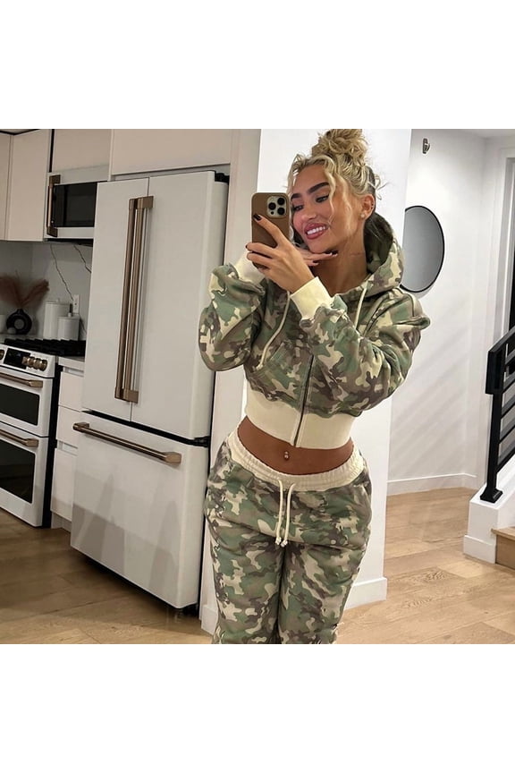 Women's Panan Fashion Forward Pink Camo Print Hooded Zip-Up Sweatshirt and Drawstring Sweatpants Set with Distinctive Camo Pattern