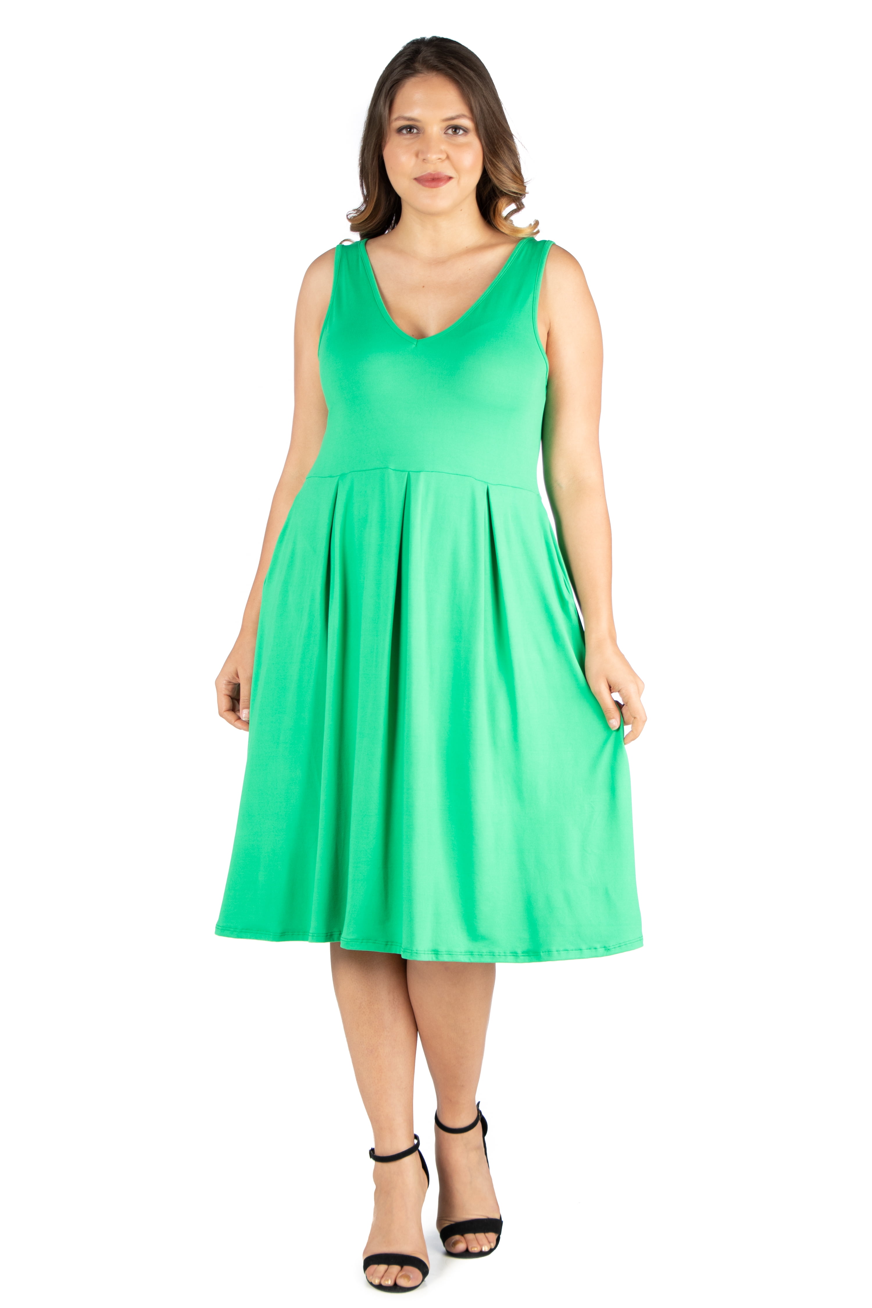 Women’s Plus Size Sleeveless Midi Fit and Flare Pocket Dress
