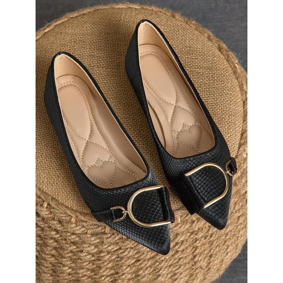 Women's Pointed Toe Flats Soft Leather Loafers Comfortable Slip-On Shoes Ideal for Office and Daily Commuting Wear
