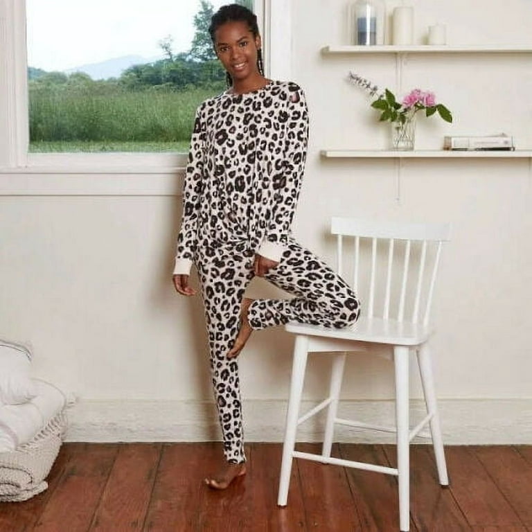 Women's Polyester Leopard Print-Stars Above Pajama Top and Pants