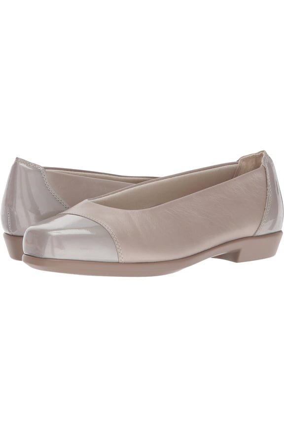 Women's Coco Ballet Flat Nude Pearl Leather 8 N