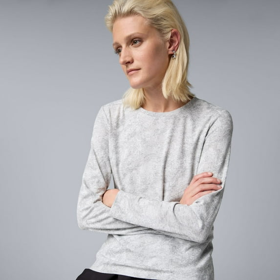 Women's Simply Vera Vera Wang Long Sleeve Crew Neck Tee Color: Light Gray Fox Size: XX LARGE