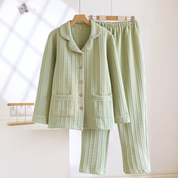 Women's Soft Velvet Pajama Set with Long Sleeve Top and Trousers for Winter Comfort