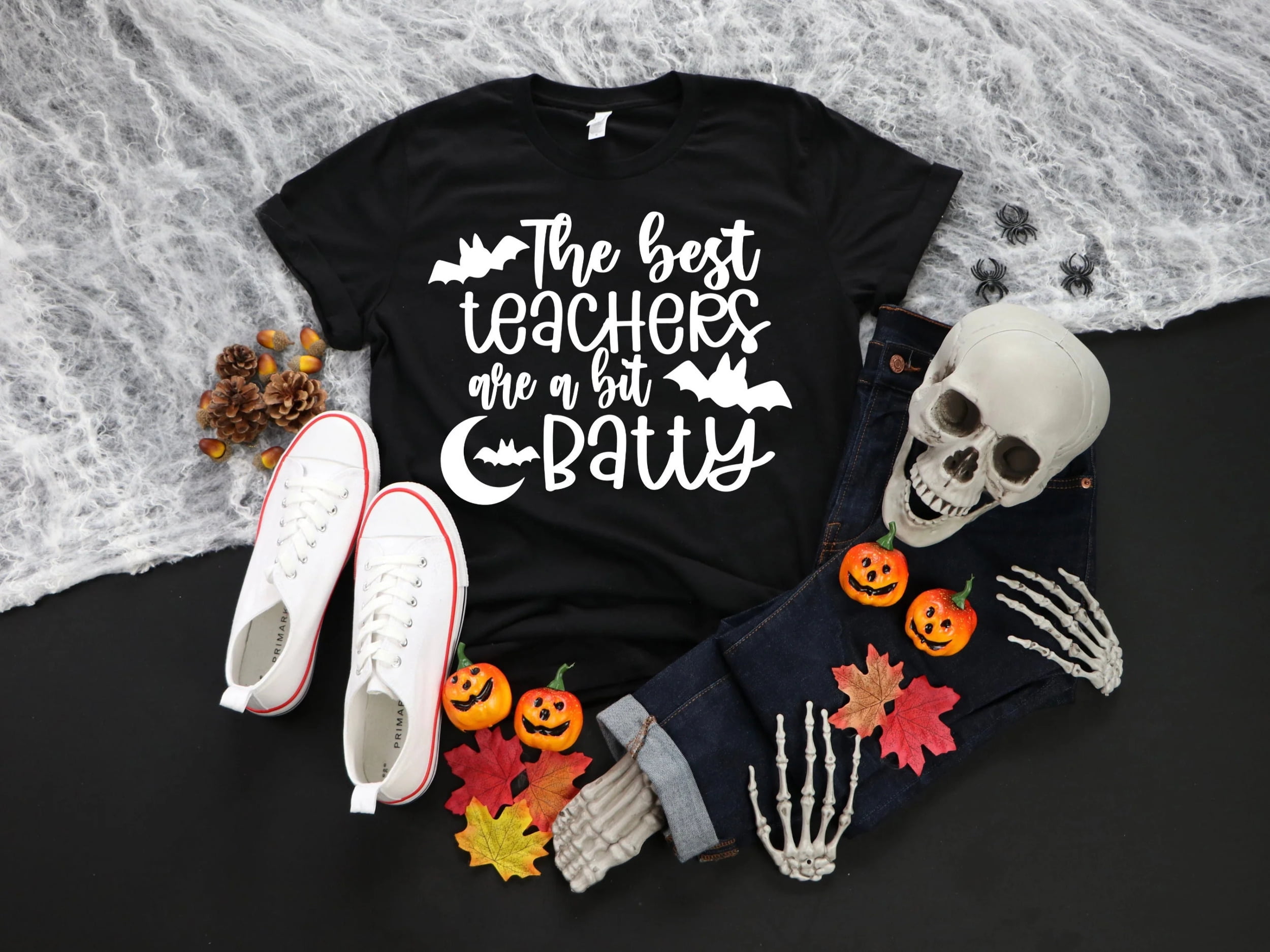 fordel Bitterhed Belønning Women's Teacher Halloween Shirt The Best Teachers are a Bit Batty Halloween  - Walmart.com