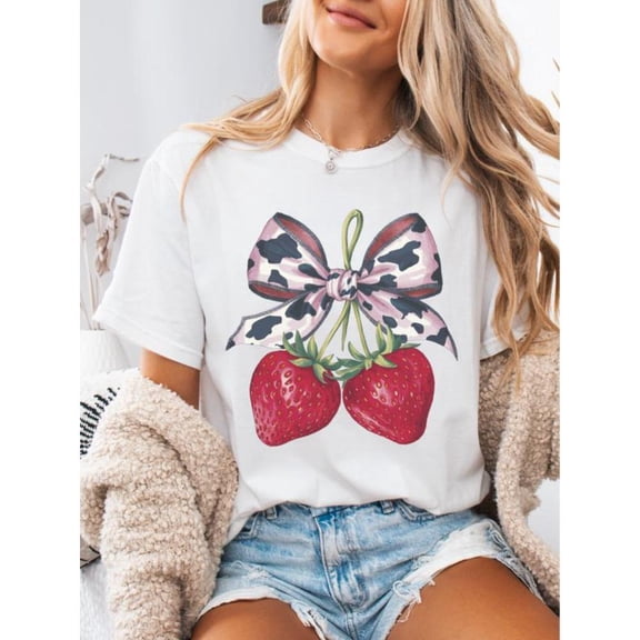 Women's White Graphic Tee with Strawberry & Cow Print Bow, S-6XL Plus Size T-Shirt, Casual Cute Style Top for Fruit Enthusiasts