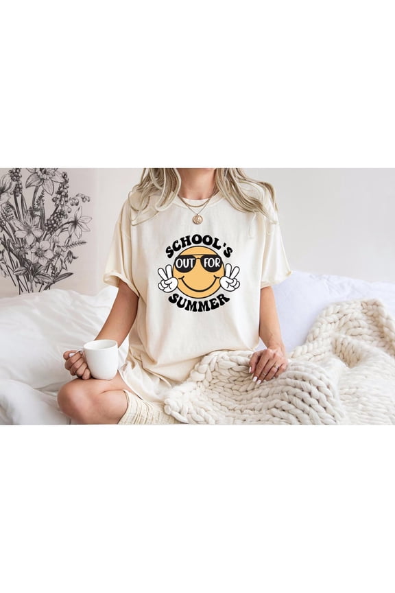 Women's White "School's Out For Summer" Smiley Face Graphic Tee, Playful Printed T-Shirt, Casual Oversized Top for Summer Celebrations & Trendy Style Lovers