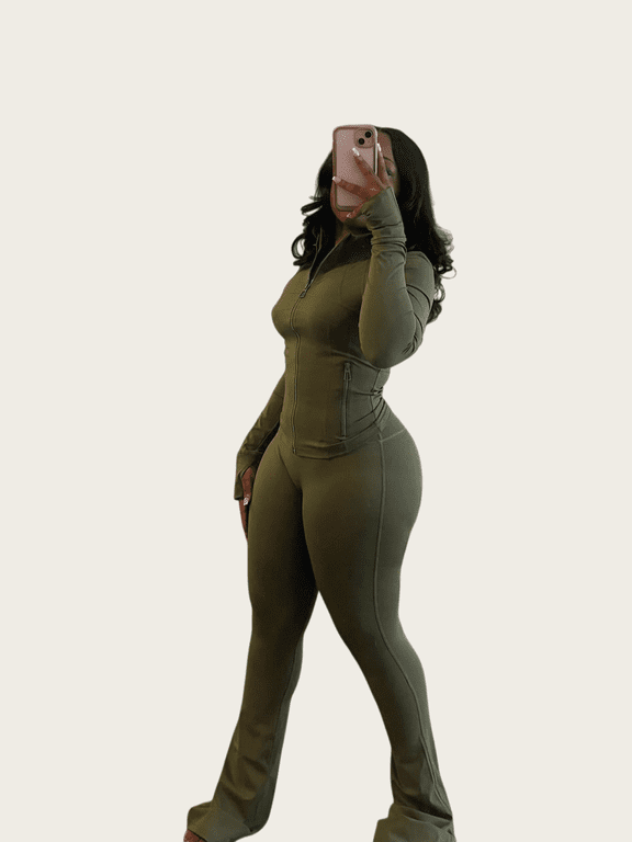 Women’s Zip-Up Athleisure Set — Slim Fit Stretch Tracksuit, Compression Sportswear 2-Piece Outfit, High-Rise Flare Leg Pants, Body-Contouring Activewear, Soft Breathable Workout Set