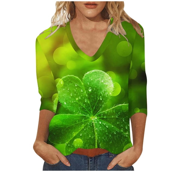 Womens 3/4 Sleeve St. Patrick's Day T-Shirts V Neck Basic Tees Green Clover T-Shirts Irish Clover Tshirts Irish Shamrocks Outfit Spring Fall Clothes Festival Party Tops Women Trendy S-5XL