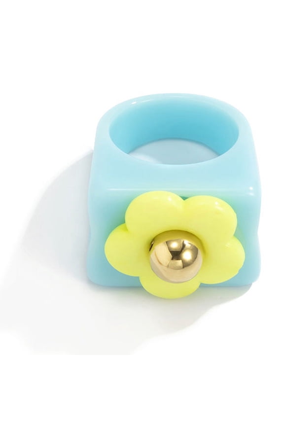 Womens 3D Flower Ring: Wide Resin Floral Statement Ring, Unique Non-Inlaid Design, Fashion Accessory for Everyday Wear, Gift for Her