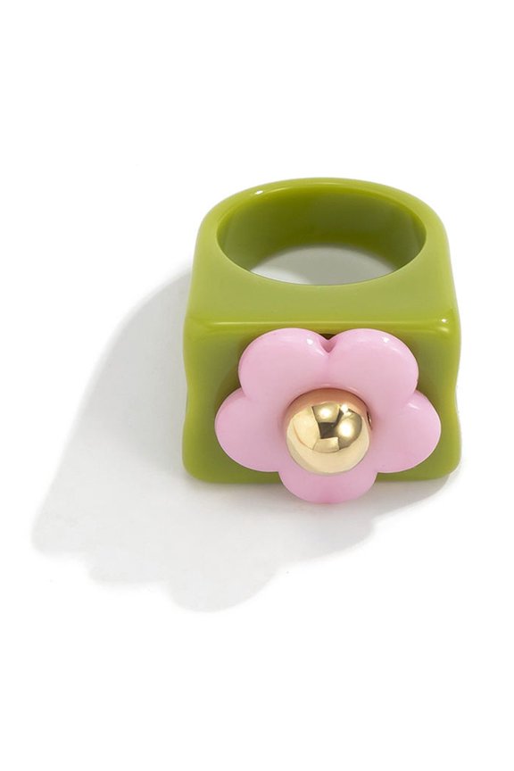 Womens 3D Flower Ring: Wide Resin Floral Statement Ring, Unique Non-Inlaid Design, Fashion Accessory for Everyday Wear, Gift for Her