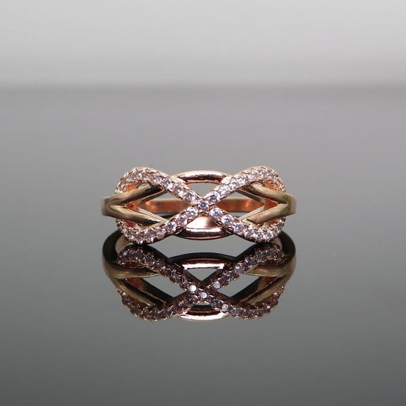 Womens Infinity Figure 8 Ring Copper Zircon Rose Gold Wedding Band European Fashion Jewelry Vintage Wave Design Statement Ring for Her