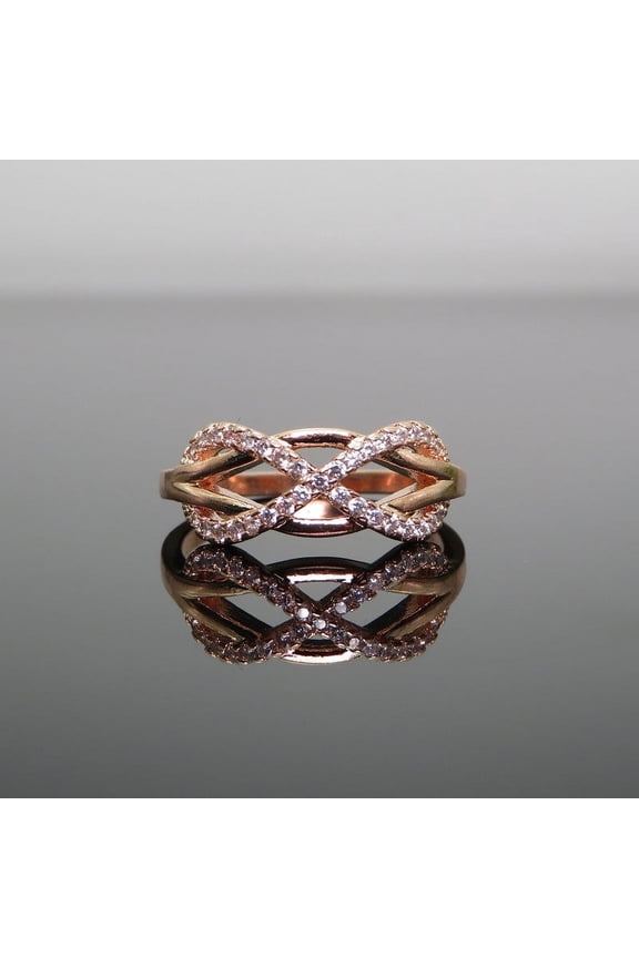 Womens Infinity Figure 8 Ring Copper Zircon Rose Gold Wedding Band European Fashion Jewelry Vintage Wave Design Statement Ring for Her