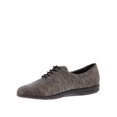 thumbnail image 1 of Womens Motion Leather Closed Toe Oxfords, 1 of 5