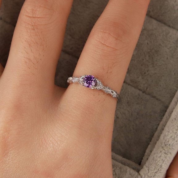 Womens Star Shaped Alloy Ring with Diamond Inlay Luxurious Amethyst Inspired Design Gift for Her
