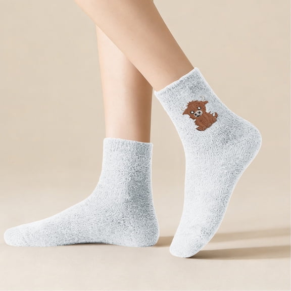 Womens White Highland Cow Socks, Cozy Non-Slip Fuzzy Ankle Socks, Plush Animal Slipper Socks & Christmas Gift,Size Free Size