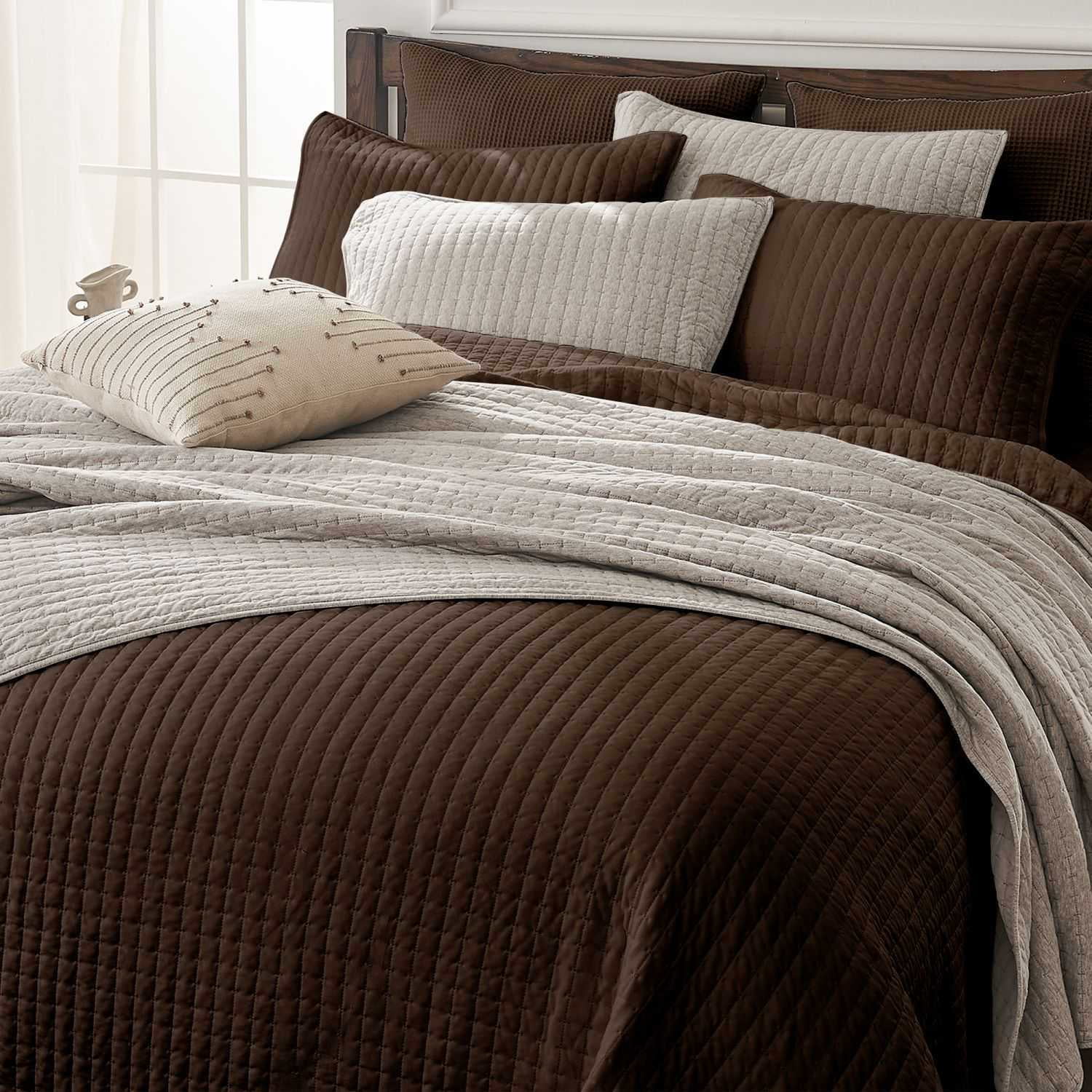 Full Brown Cotton Reversible Quilt Set with Channel Stitch