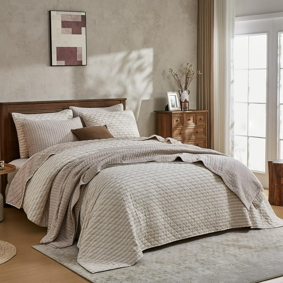 Wonderful 100% Cotton Jersey Striped All-Season Reversible 3-Piece Quilt Set